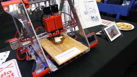 1700 دنیای نو - دانشمند موفق به ابداع چاپگر سه بعدی شده اند که میتوان به صورت همزمان 10 ماده را چاپ کند 