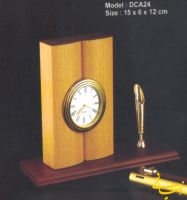 ساعت رومیزی چوبی